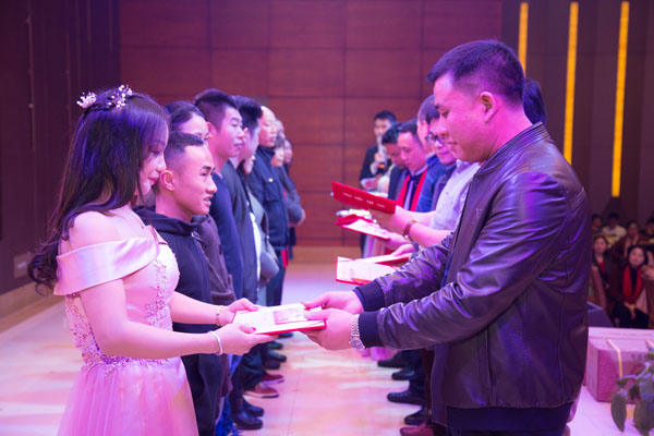 廣州金筷子餐飲公司2017年終會(huì )暨迎春聯(lián)歡會(huì )