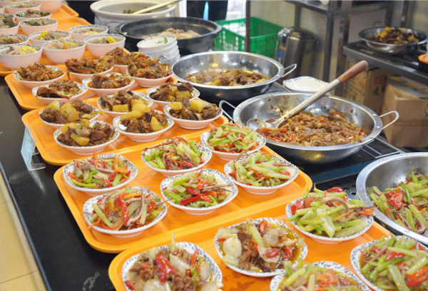 選對食堂承包企業(yè)，標準化公司員工餐飲管理