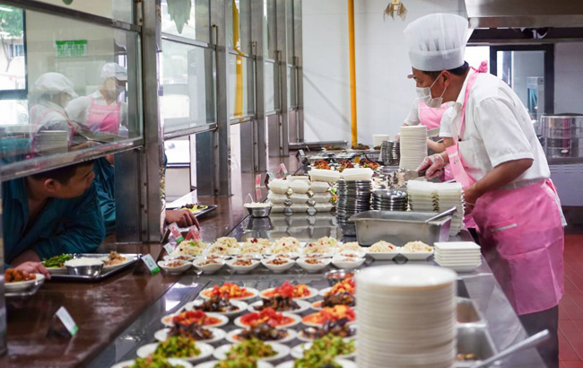 正規食堂承包：注重食品安全，吃上放心飯菜